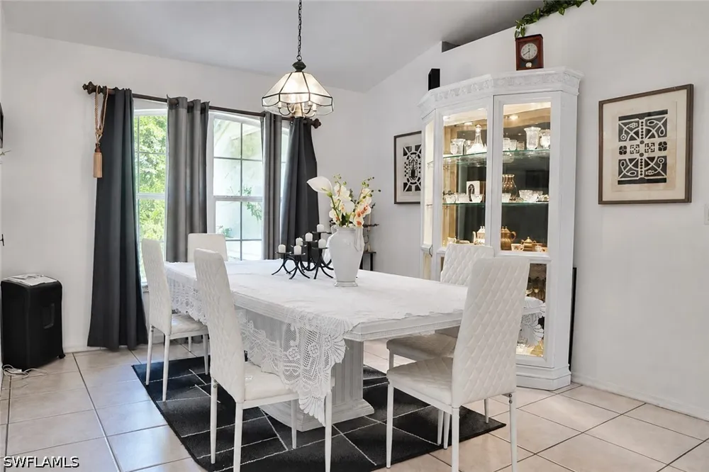 Jung Boulevard W Naples, FL 34120