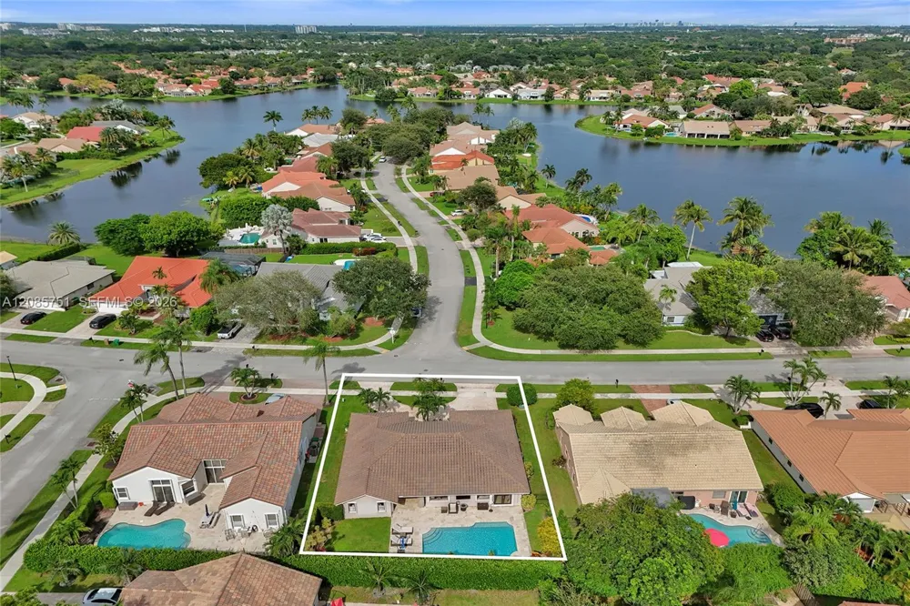 3001 Old Orchard Rd Davie, FL 33328