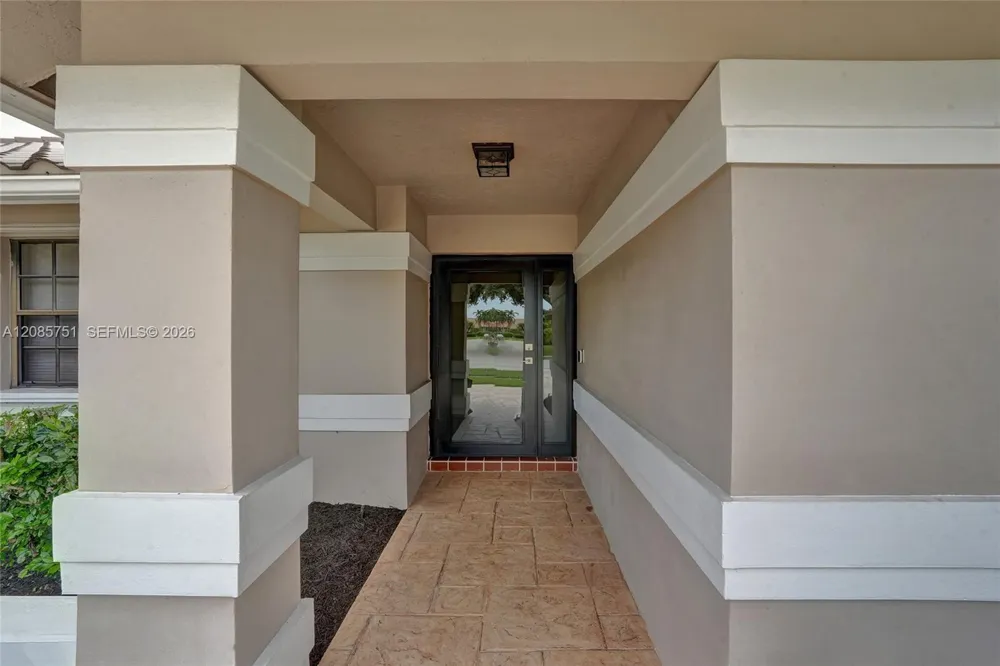 3001 Old Orchard Rd Davie, FL 33328