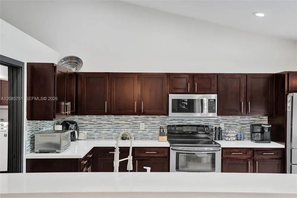 3001 Old Orchard Rd Davie, FL 33328