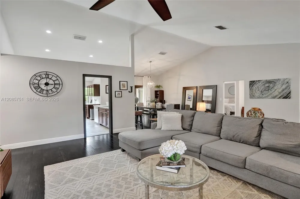 3001 Old Orchard Rd Davie, FL 33328