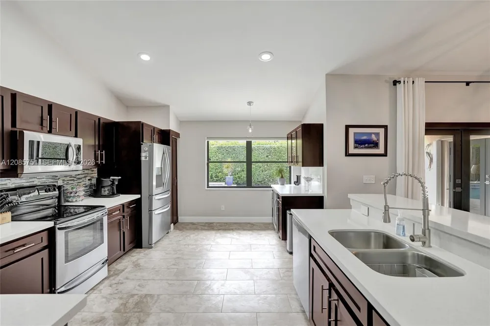 3001 Old Orchard Rd Davie, FL 33328
