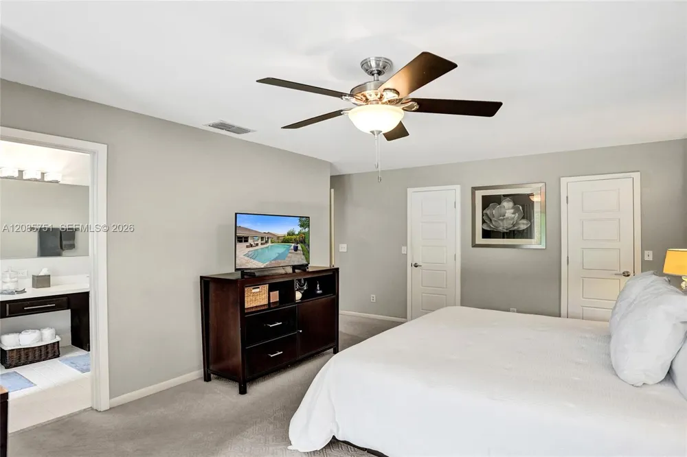 3001 Old Orchard Rd Davie, FL 33328