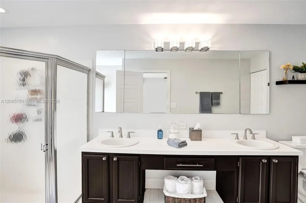 3001 Old Orchard Rd Davie, FL 33328