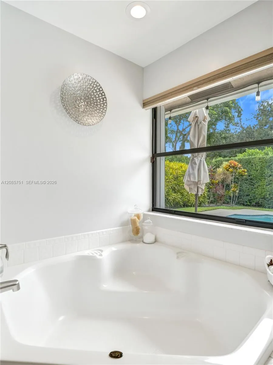 3001 Old Orchard Rd Davie, FL 33328