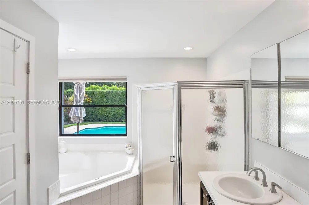 3001 Old Orchard Rd Davie, FL 33328