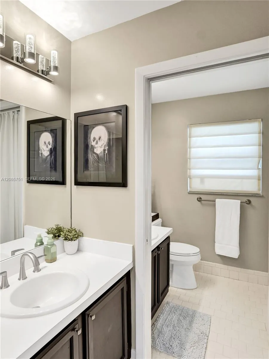 3001 Old Orchard Rd Davie, FL 33328