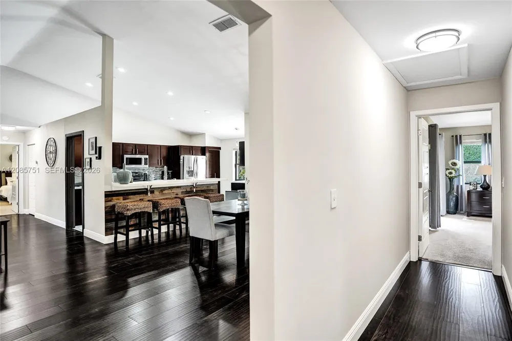 3001 Old Orchard Rd Davie, FL 33328