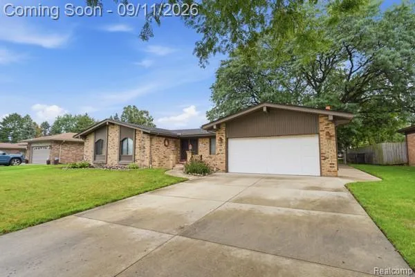 37036 Almont Drive E Sterling Heights City, MI 48310