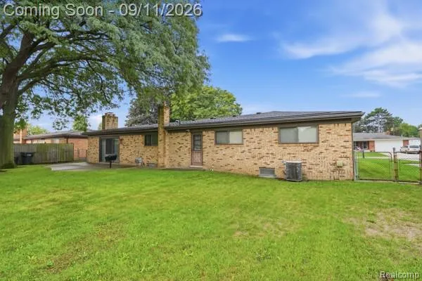 37036 Almont Drive E Sterling Heights City, MI 48310