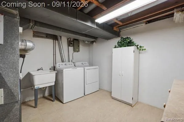 37036 Almont Drive E Sterling Heights City, MI 48310