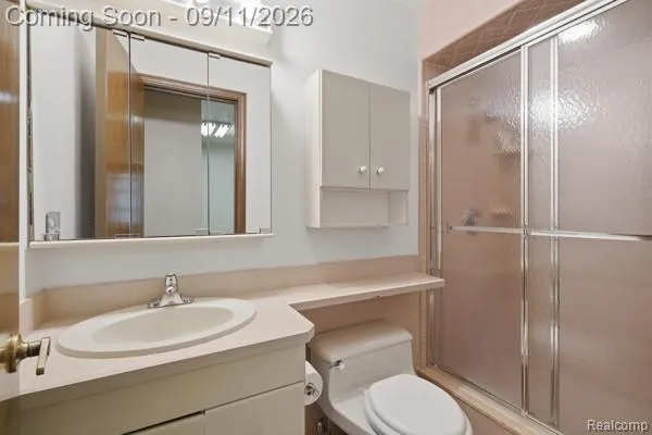 37036 Almont Drive E Sterling Heights City, MI 48310