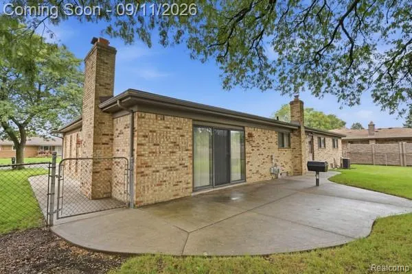 37036 Almont Drive E Sterling Heights City, MI 48310