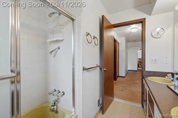 37036 Almont Drive E Sterling Heights City, MI 48310