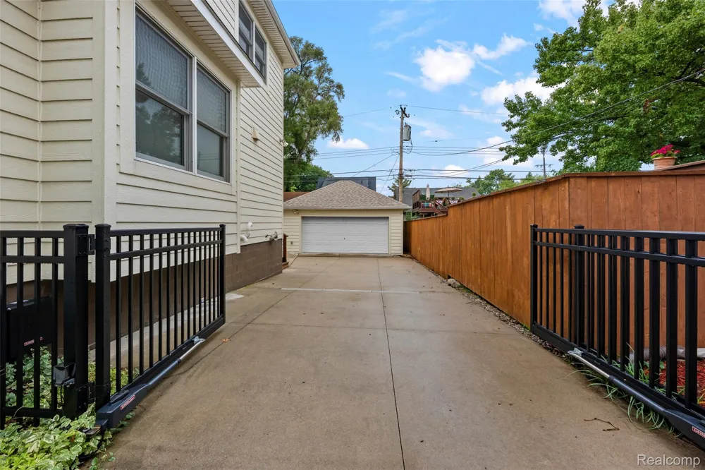 608 S West Street Royal Oak City, MI 48067