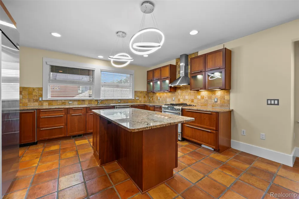 608 S West Street Royal Oak City, MI 48067