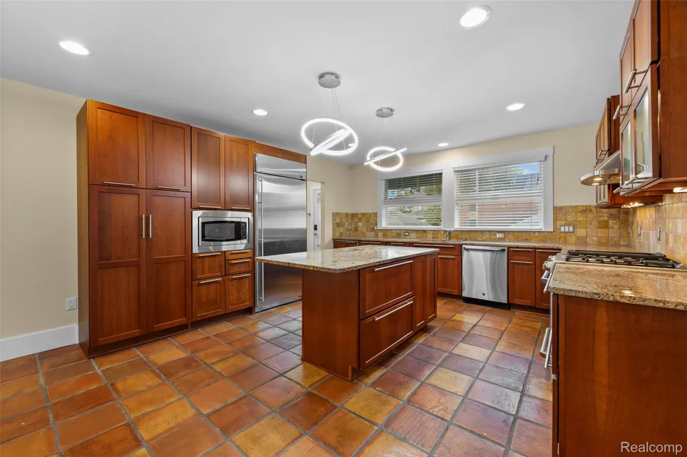 608 S West Street Royal Oak City, MI 48067