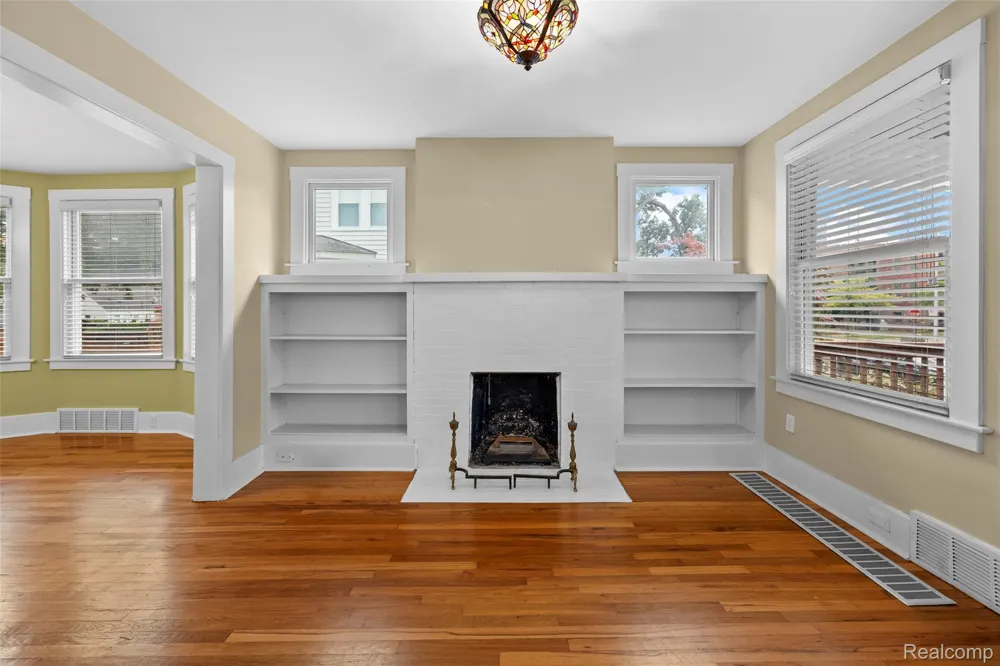 608 S West Street Royal Oak City, MI 48067