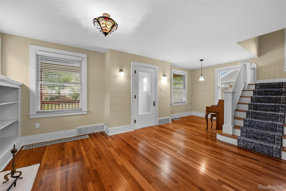608 S West Street Royal Oak City, MI 48067