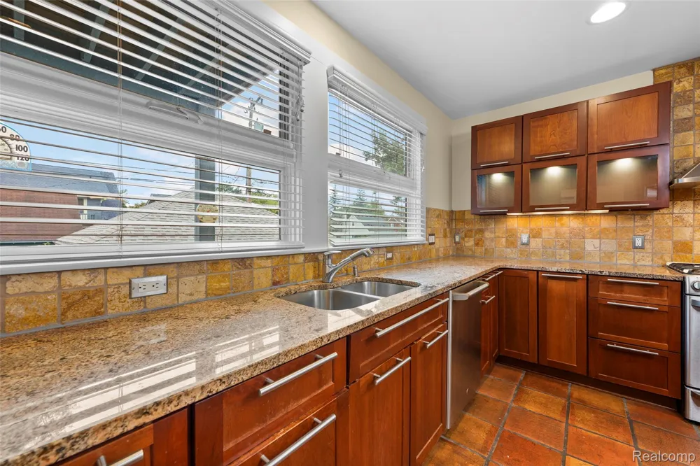 608 S West Street Royal Oak City, MI 48067
