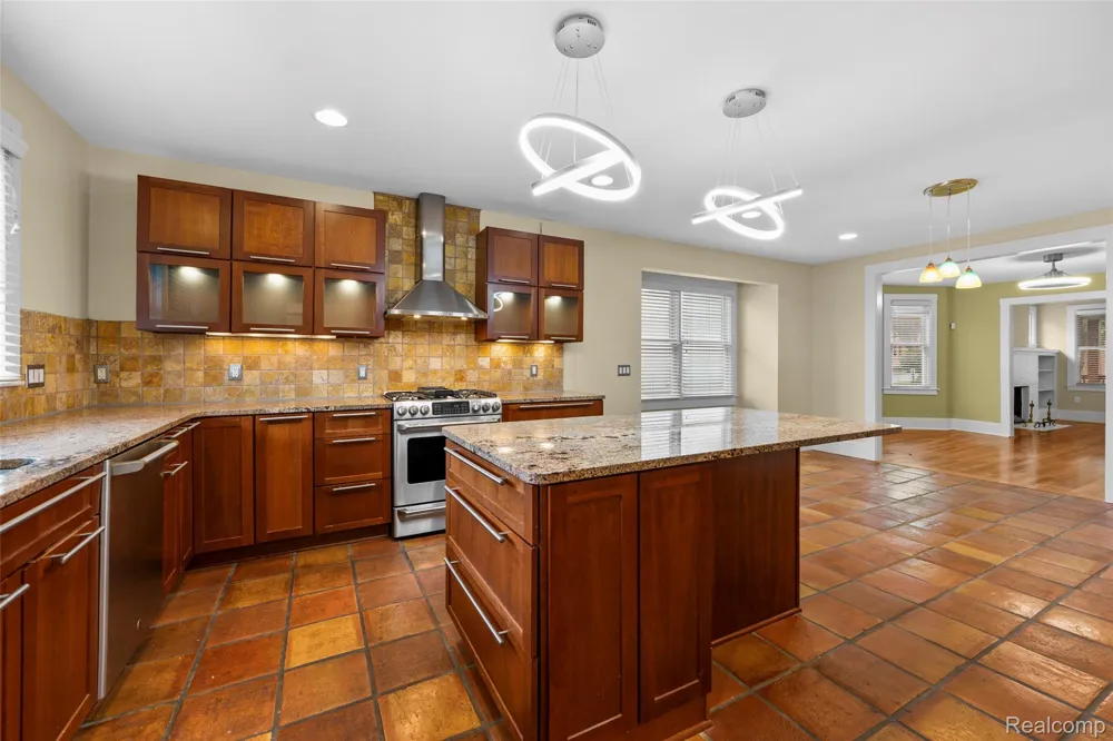 608 S West Street Royal Oak City, MI 48067