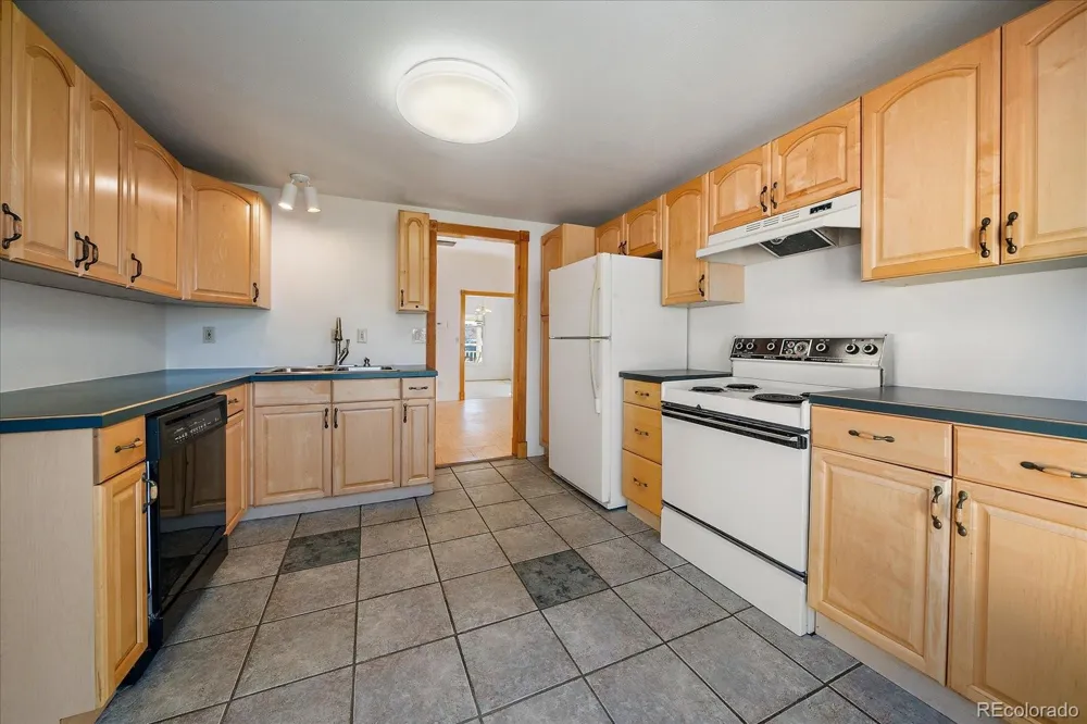5705 Yukon Street Arvada, CO 80002