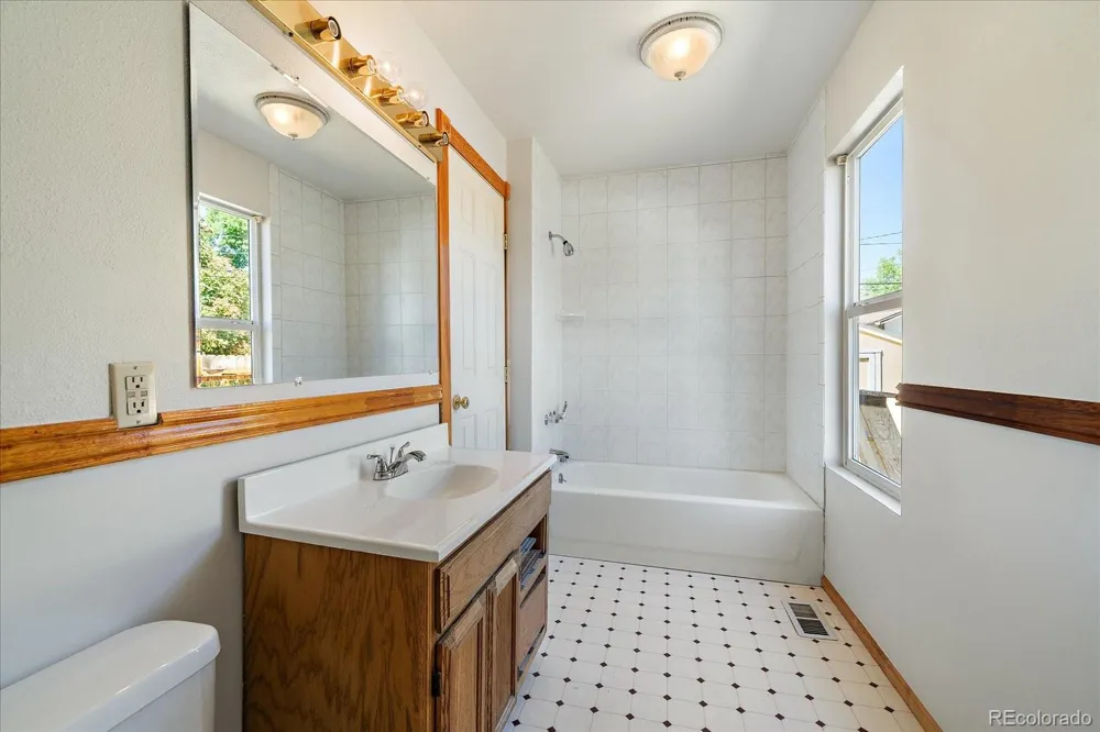 5705 Yukon Street Arvada, CO 80002