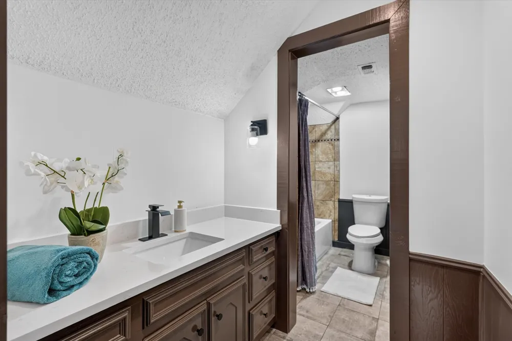 1000 Cherry Court Hurst, TX 76053