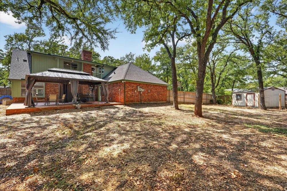 1000 Cherry Court Hurst, TX 76053