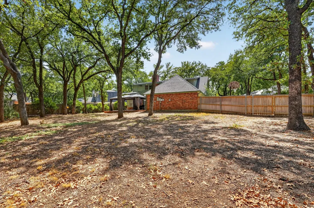 1000 Cherry Court Hurst, TX 76053