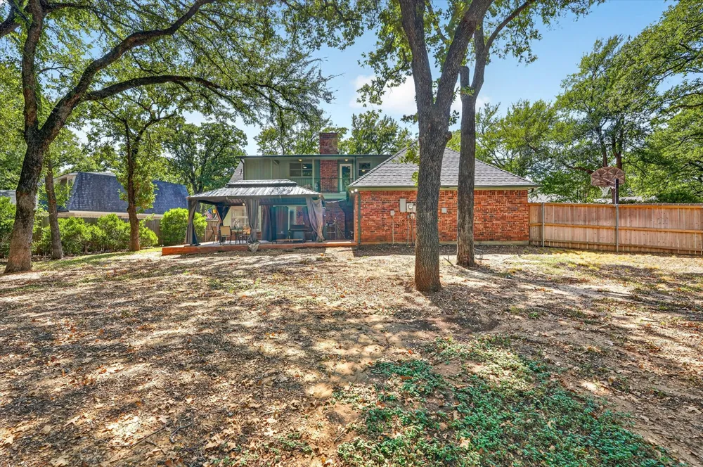 1000 Cherry Court Hurst, TX 76053