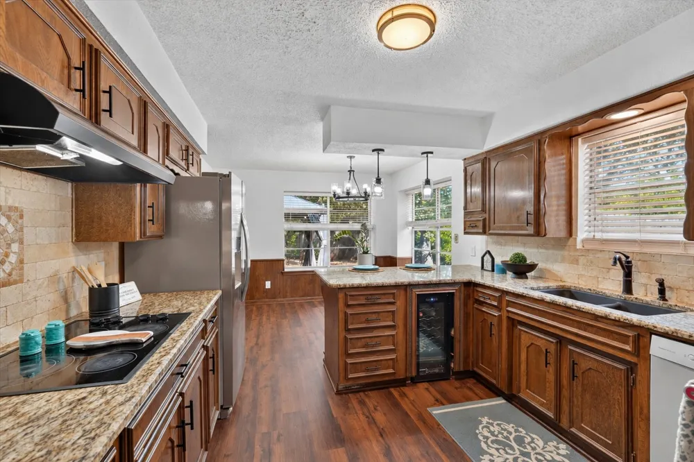 1000 Cherry Court Hurst, TX 76053