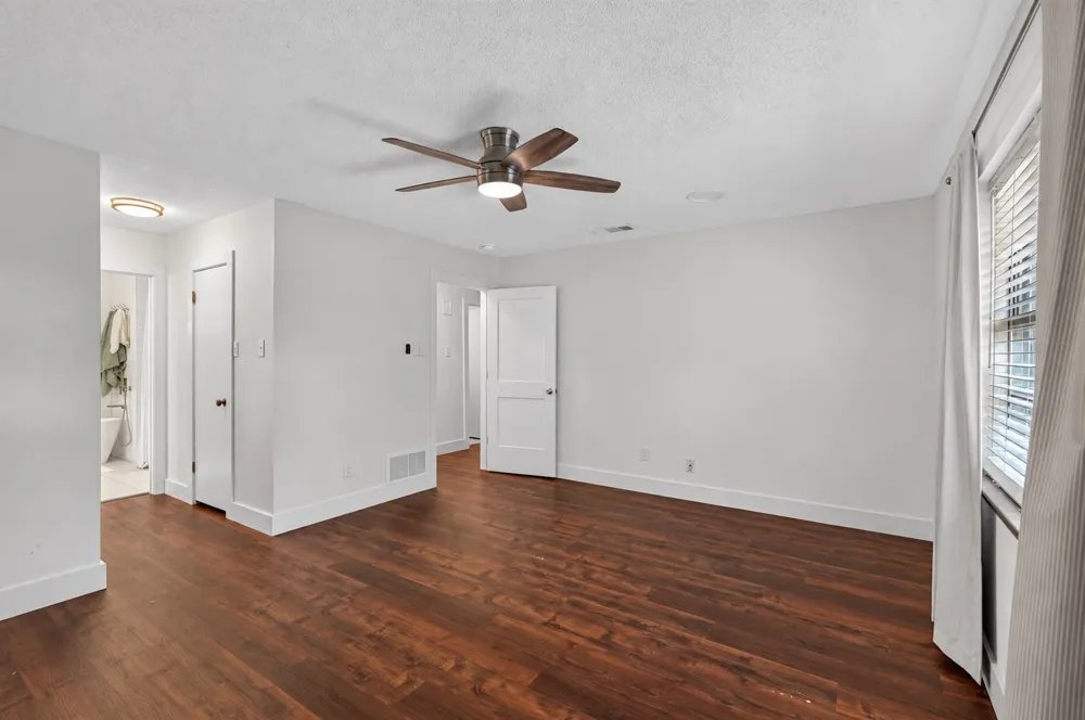 1000 Cherry Court Hurst, TX 76053
