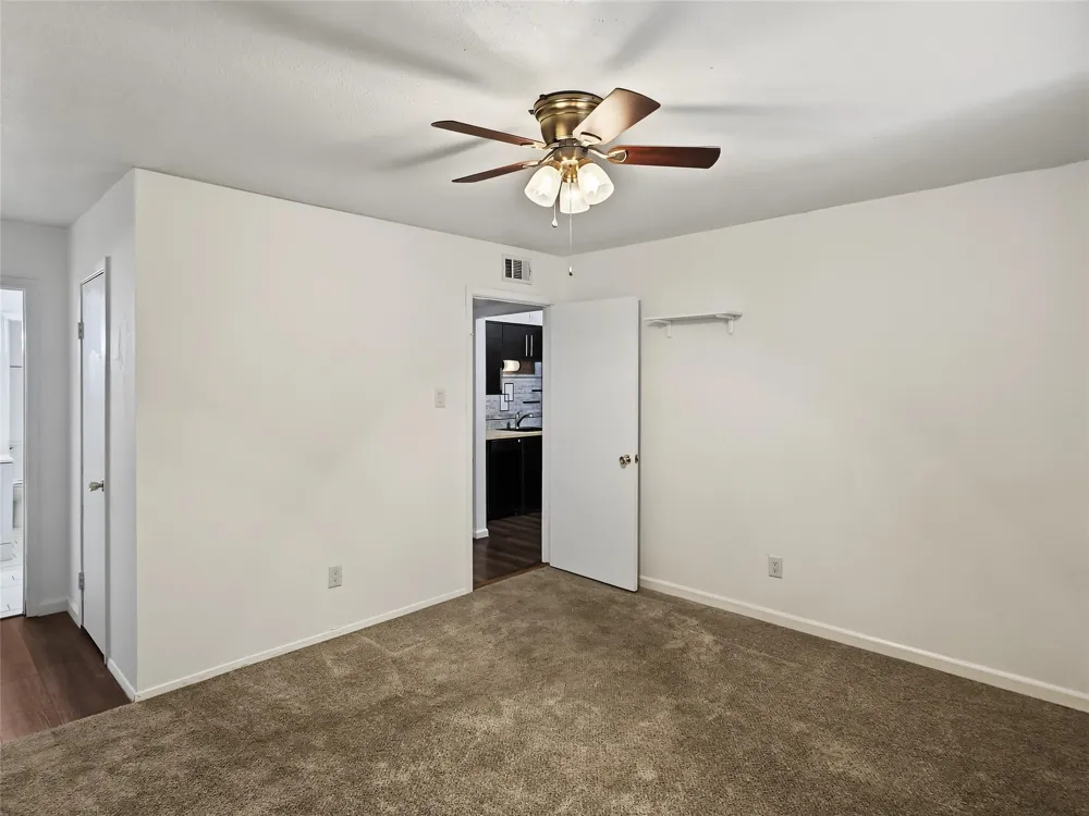8922 Kempwood Drive Hockley, TX 77080