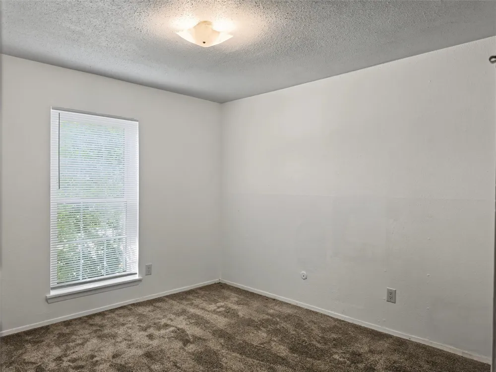8922 Kempwood Drive Hockley, TX 77080