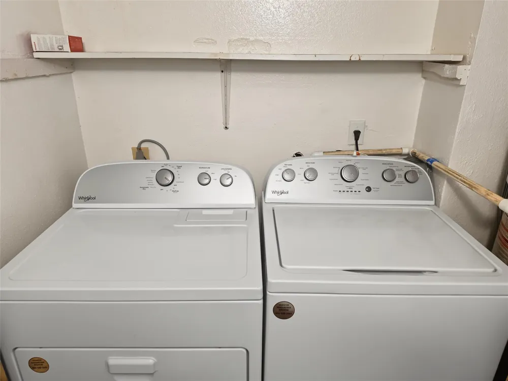 8922 Kempwood Drive Hockley, TX 77080