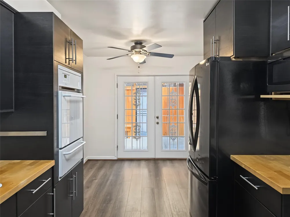 8922 Kempwood Drive Hockley, TX 77080