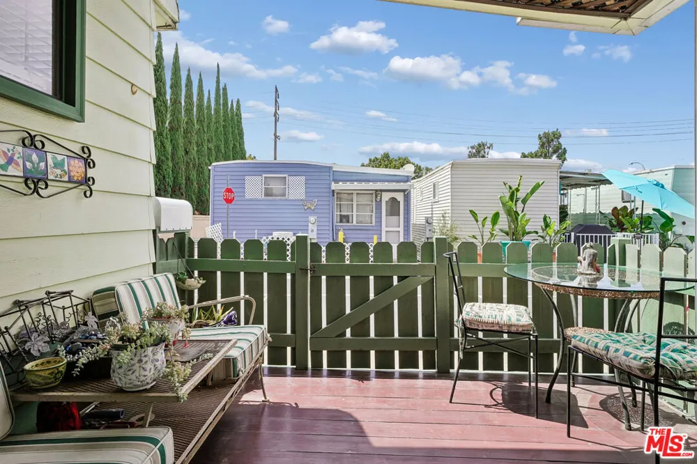 11250 Playa Street Culver City, CA 90230