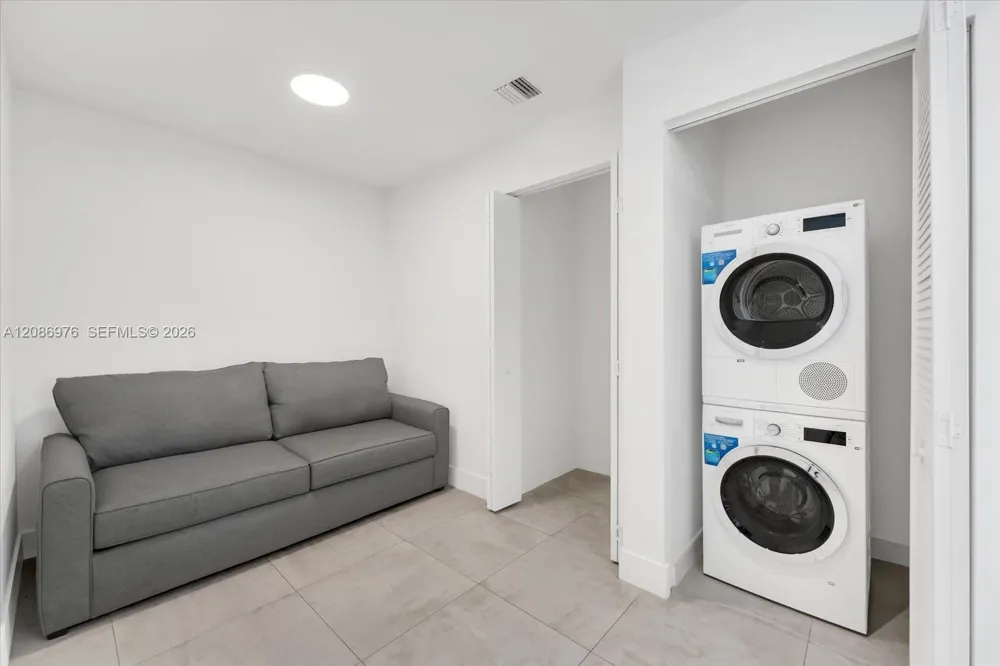 239 SW 9th St #1603 Miami, FL 33130