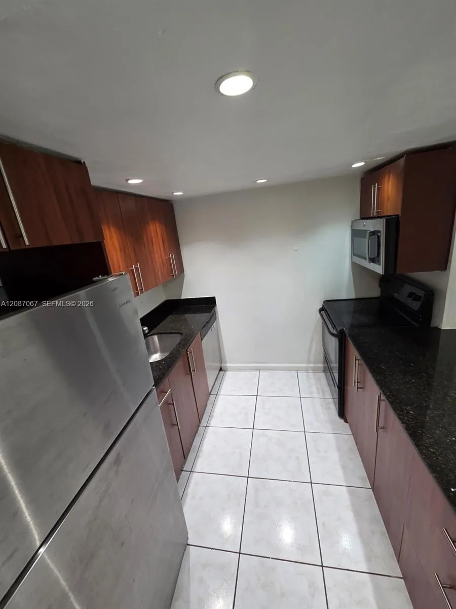 1885 NE 121st St #8 North Miami, FL 33181