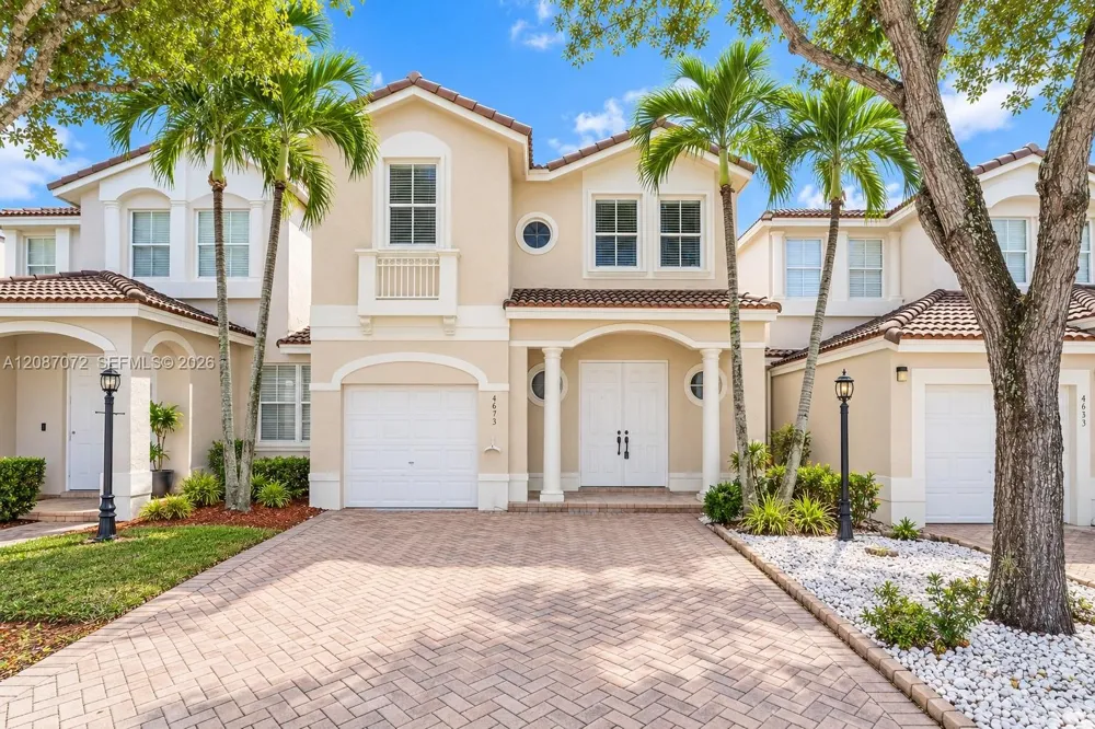 4873 NW 107th Path Doral, FL 33178