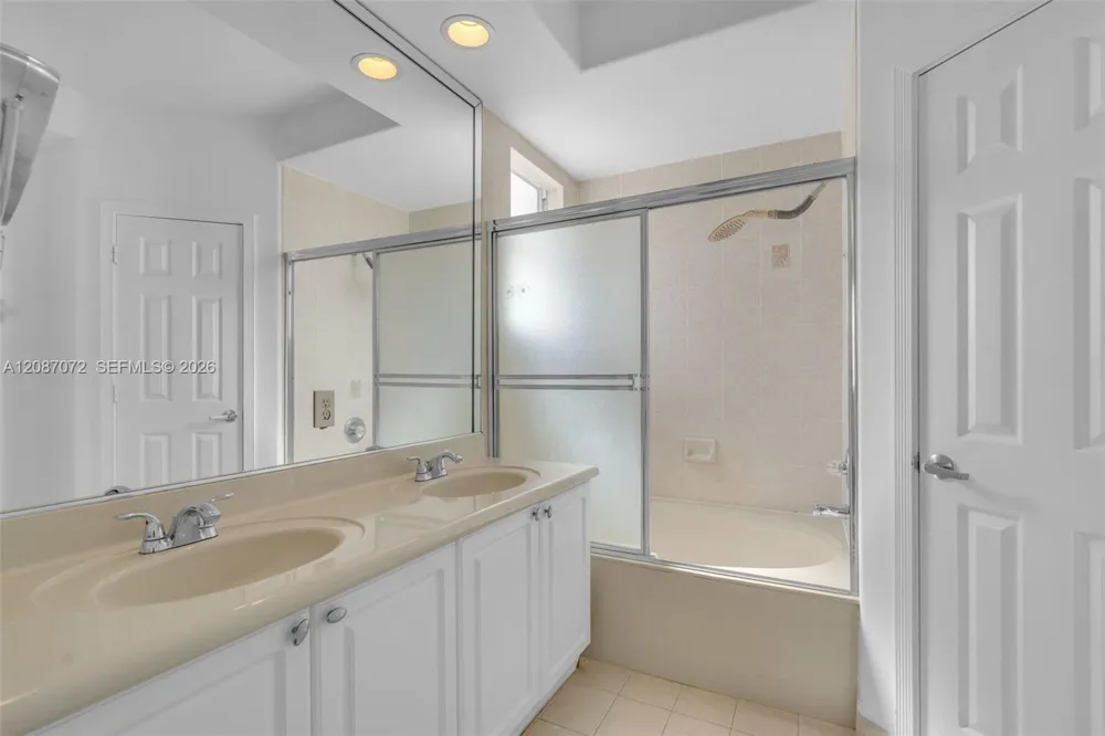 4873 NW 107th Path Doral, FL 33178