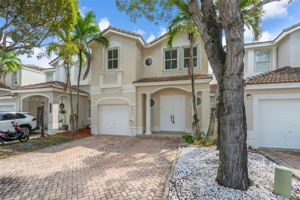 4873 NW 107th Path Doral, FL 33178