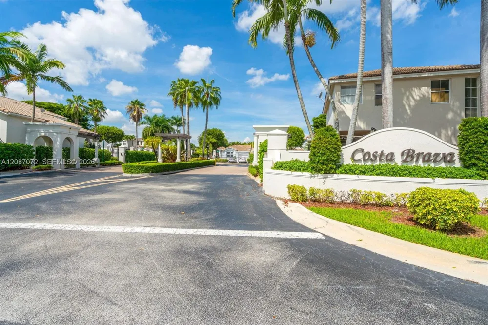 4873 NW 107th Path Doral, FL 33178