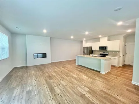 5129 Sidney Square