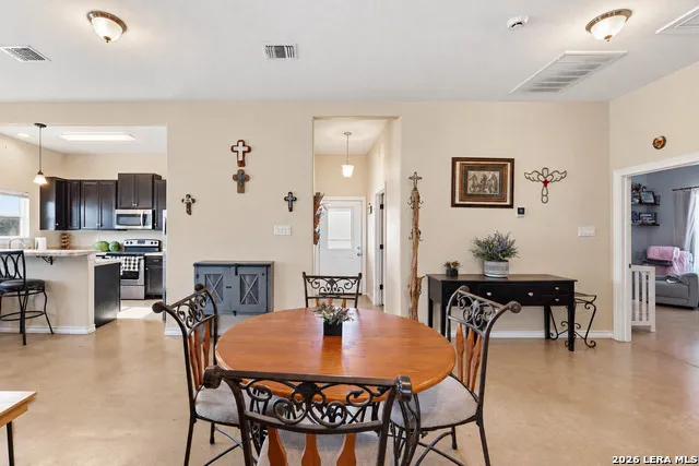 2211 E FM 1518 S St Hedwig, TX 78152