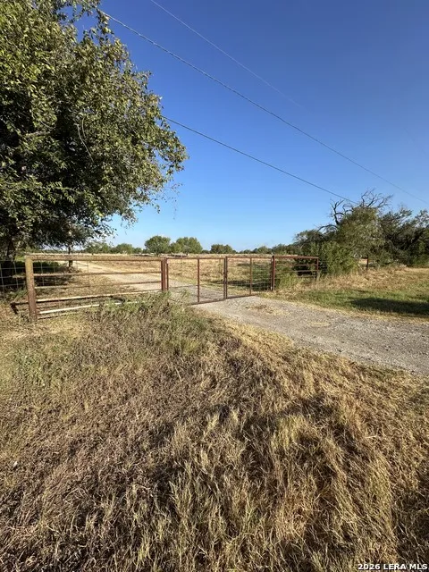 2211 E FM 1518 S St Hedwig, TX 78152