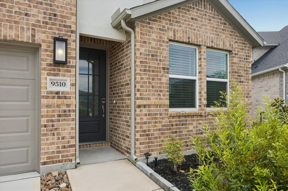 9510 Honey Run Lane Cypress, TX 77433