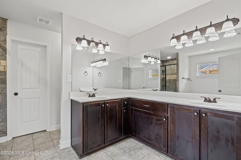 3510 Champion Hills Drive Southaven, MS 38672