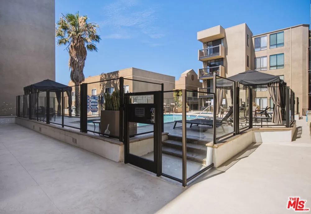 7320 Hawthorn Avenue #425 Los Angeles, CA 90046